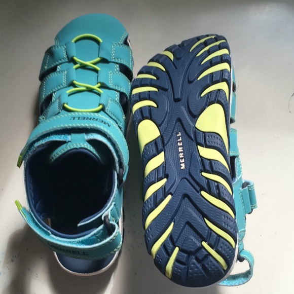 Sandals - Picture 2 of 3